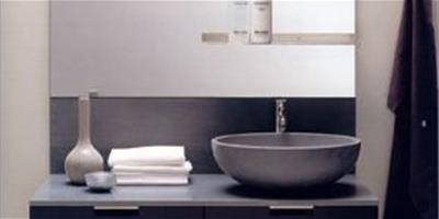 黑白經典搭配 簡單浴室風情無限
