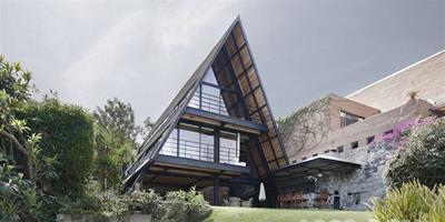 融入環境的墨西哥金字塔式住宅