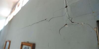 牆面開裂或因地基沉降不均引起 該如何處理？