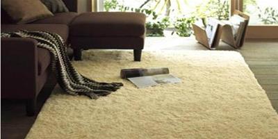 地毯燙壞修補方法 地毯清潔注意事項