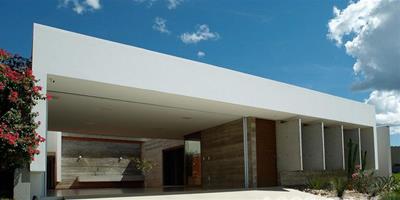 享受溫暖陽光的開放式巴西住宅