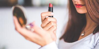 正確的塗口紅方法 5大技巧打造滋潤的美美噠唇妝