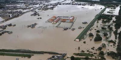 日本暴雨致死人數升至126人 仍有數十人下落不明 安倍應對遭質疑