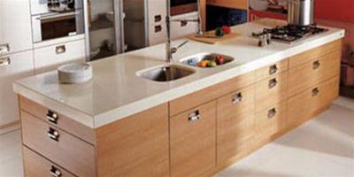 裝修廚房廚櫃用什麼檯面 廚櫃檯面的五大選擇