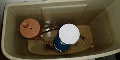 抽水馬桶進水閥怎麼拆 如何解決馬桶進水閥不止水