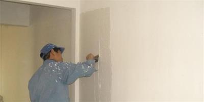 牆面刮膩子施工工藝的流程 牆面刮膩子注意要點