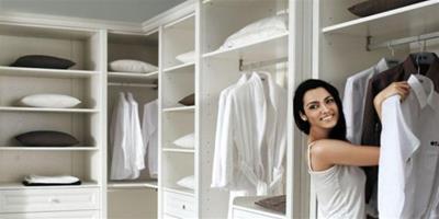 開放式整體衣櫃的3大注意要點 如何清洗整體衣櫃
