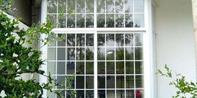 陽臺防盜窗什麼材質好？最常用的的陽臺防盜窗是這三種
