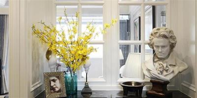 140㎡美式風格三居室裝修 玄關裝了玻璃窗讓家既美觀又開闊