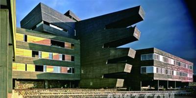 建筑設計：與自然結合的西班牙高中