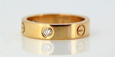 卡地亞黃金戒指 奢華與優雅完美詮釋！