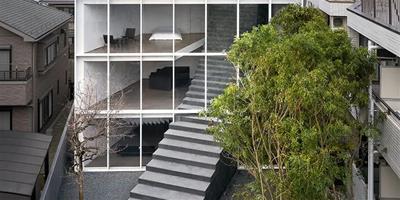 日本鬼才設計師佐藤大出新作了！從街道延伸到屋子的樓梯房你見過嗎？
