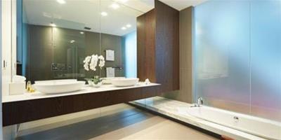 衛生間的創意設計 懸空洗漱臺下裝下沉式浴缸