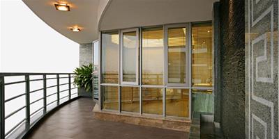 陽臺封窗如何選擇鋼化玻璃 雙層5mm和單層10mm哪個好