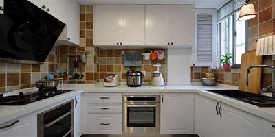 小廚房建議你做U型布局 會增加更多的收納空間