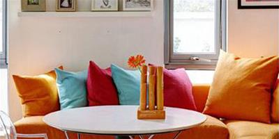 好氣色靠“裝” 客廳沙發這麼選 顏色搭配活力十足