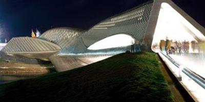 紮哈.哈迪德在西班牙Zaragoza展上設計270米長的橋閣
