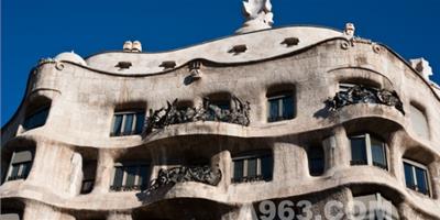 西班牙古老的La Pedrera建築設計