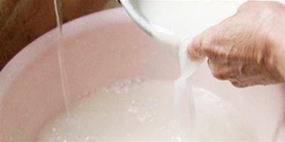淘米水能讓手的皮膚濕潤光澤