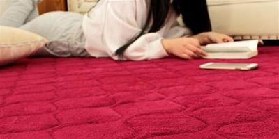 酒紅色地毯配什麼顏色床單最好看